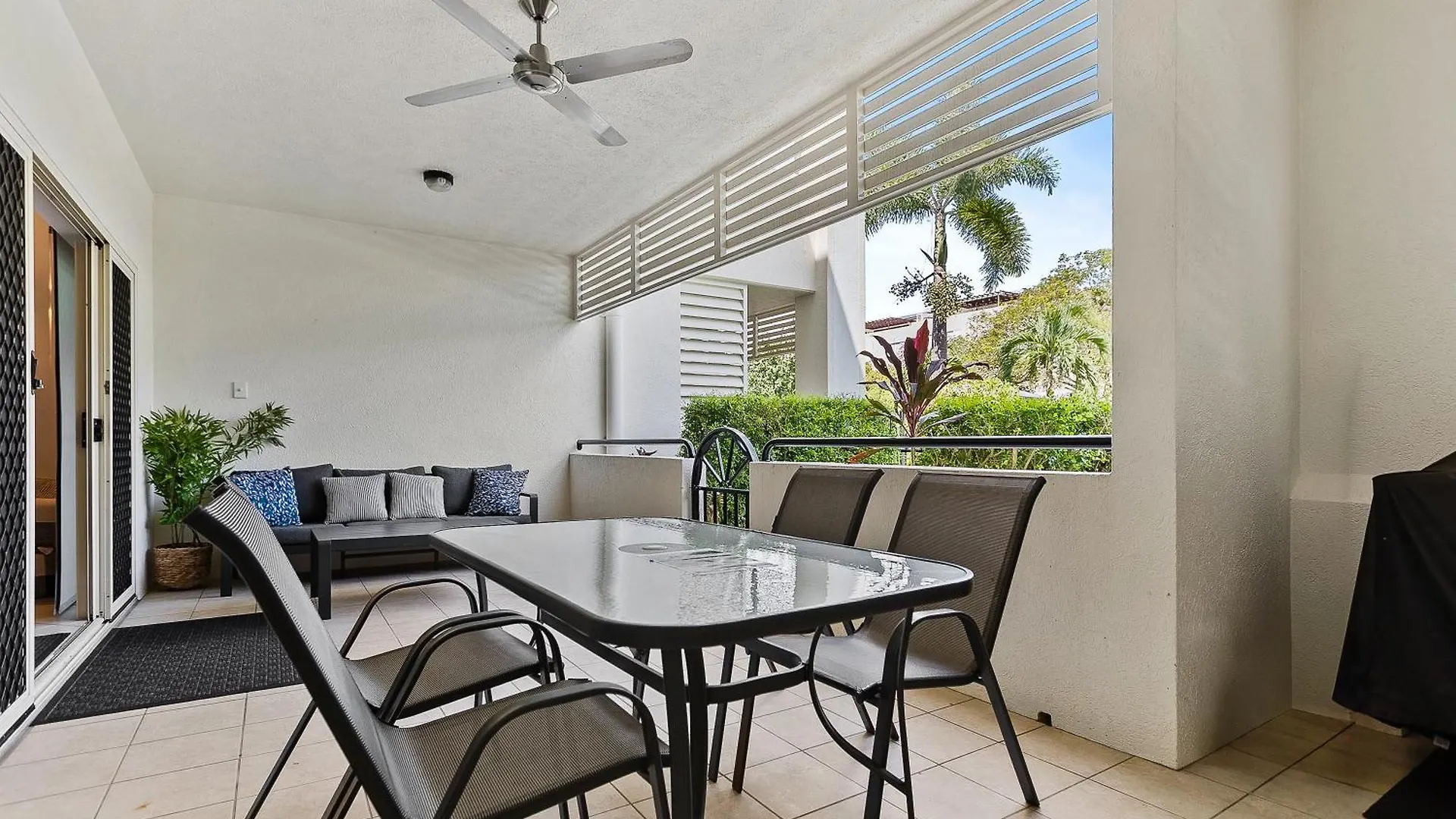 Cozy 3-Bedroom Oasis With Pool Access In Cairns