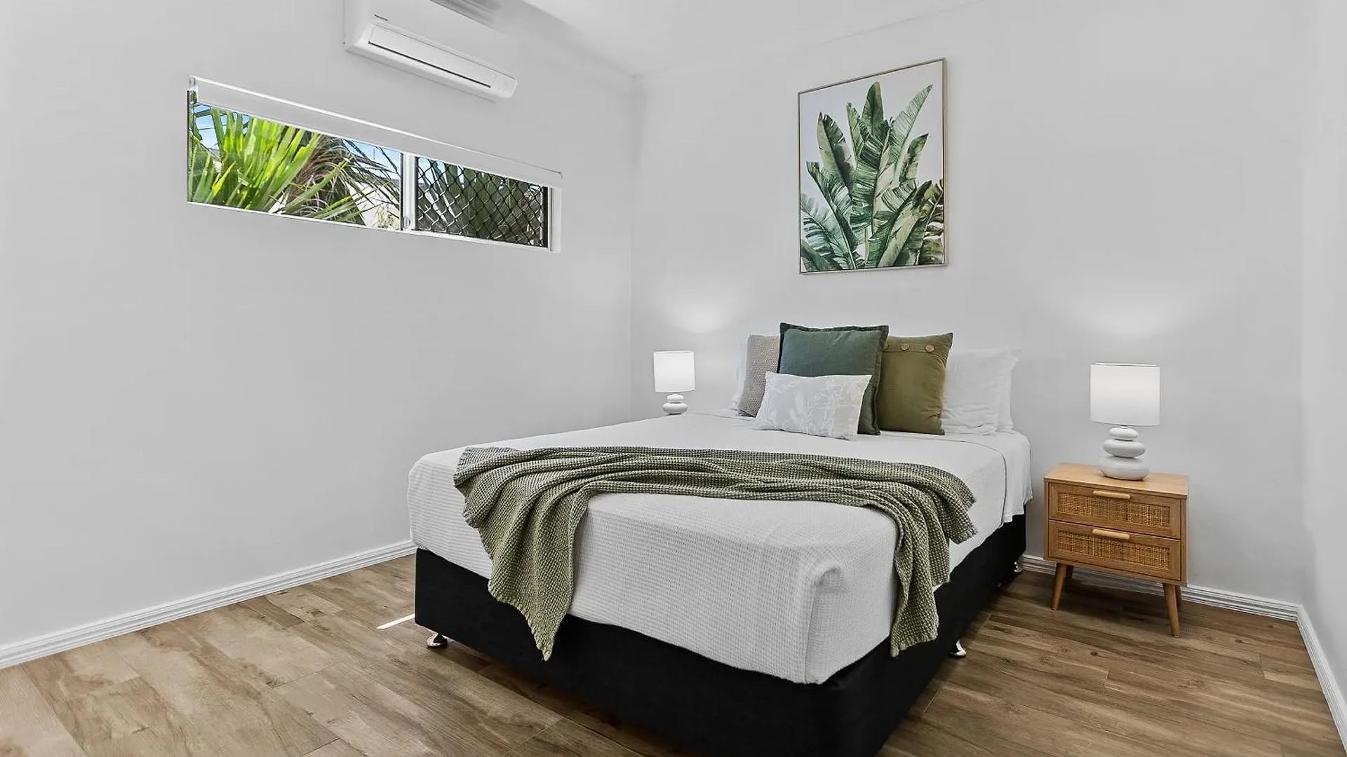 Cozy 3-Bedroom Oasis With Pool Access In Cairns Australia